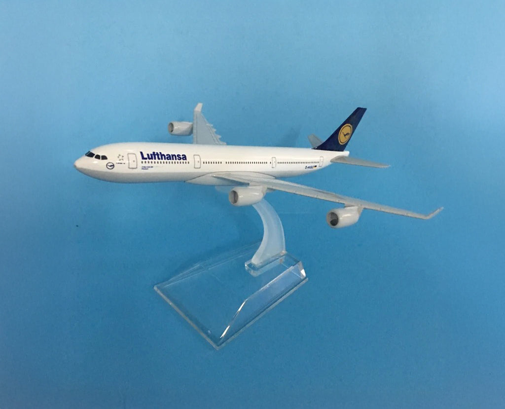 Lufthansa Airbus A340 - Scale 1:400 (16 cm / 6.3 in)