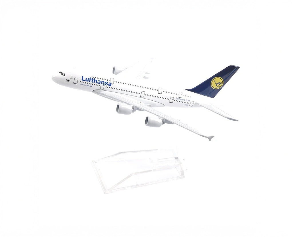Lufthansa Airbus A380 - Scale 1:400 (16 cm / 6.3 in)