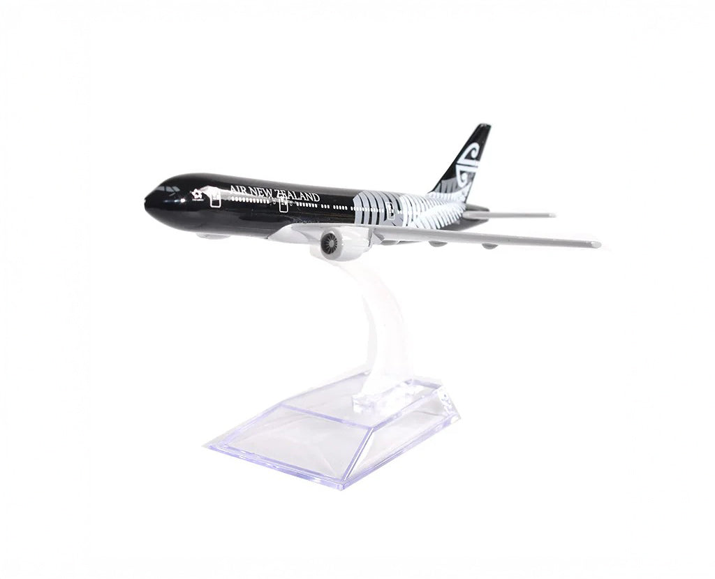 Air New Zealand Boeing 777 - Scale 1:400 (16 cm / 6.3 in)