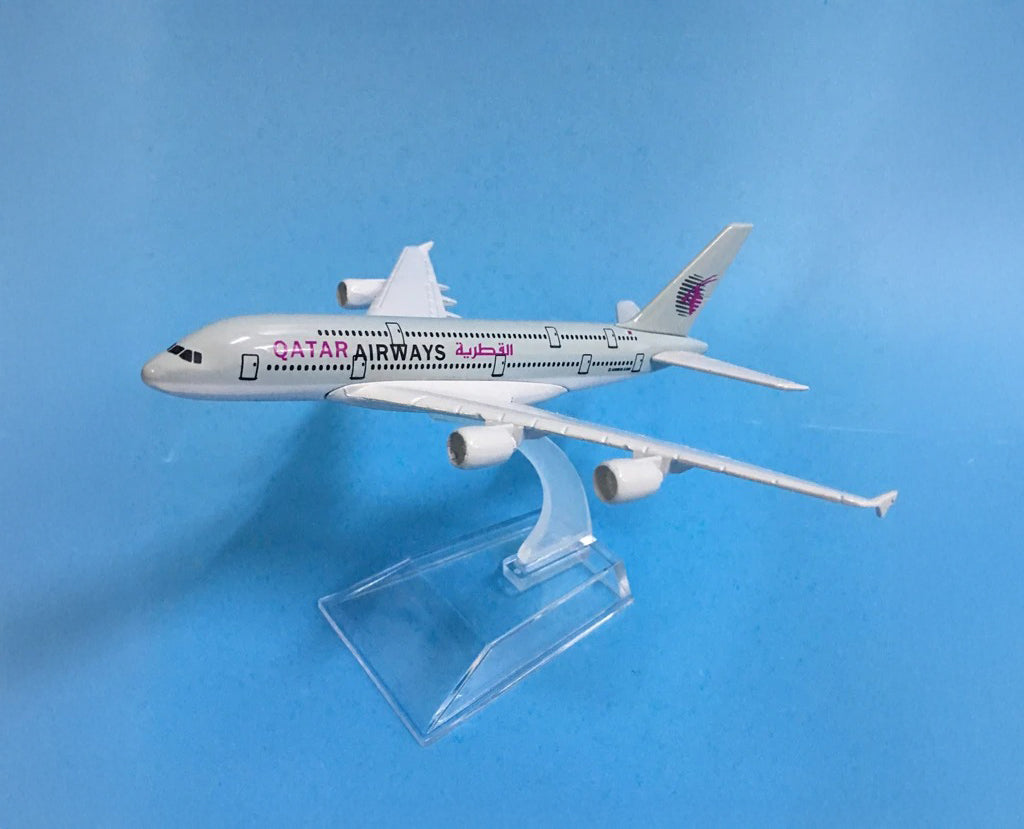 Qatar Airways Airbus A380 - Scale 1:400 (16 cm / 6.3 in)
