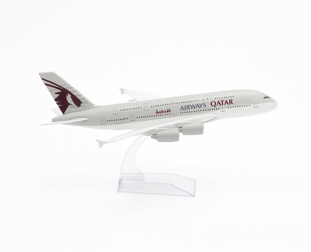 Qatar Airways Airbus A380 - Scale 1:400 (16 cm / 6.3 in)