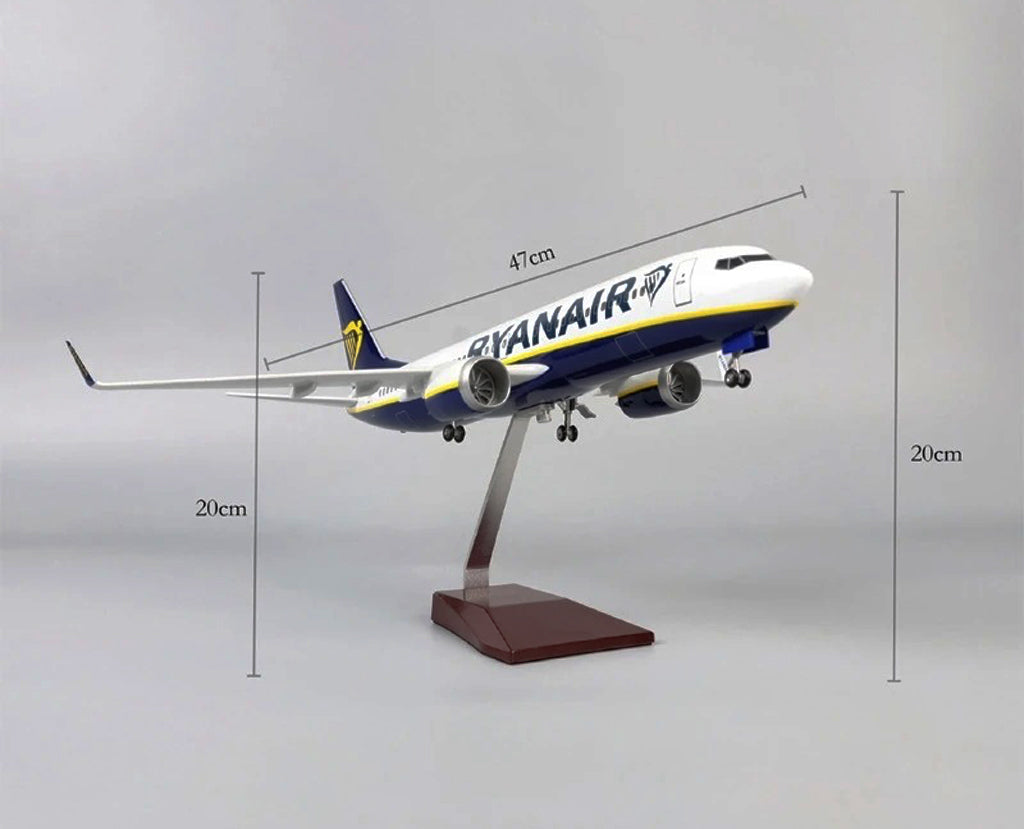 Ryanair Boeing 737-800 with LED - Scale 1:80 (47 cm / 18.5 in)