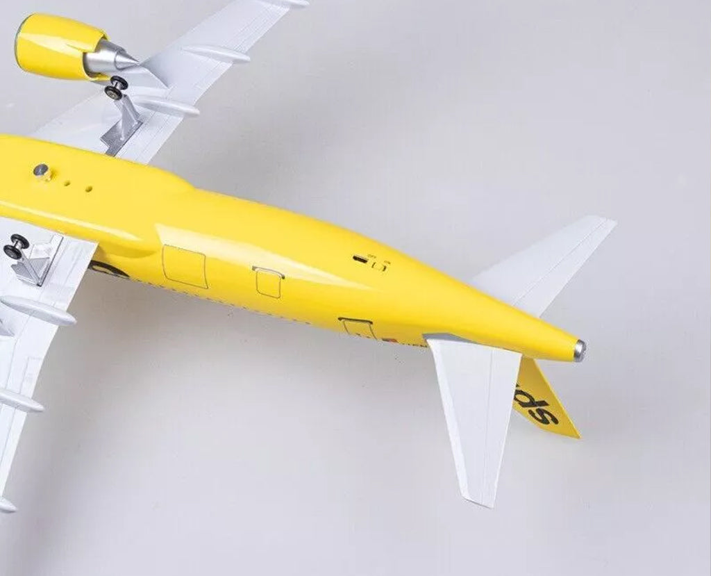 Spirit Airbus A320neo with LED - Scale 1:80 (47 cm / 18.5 in)