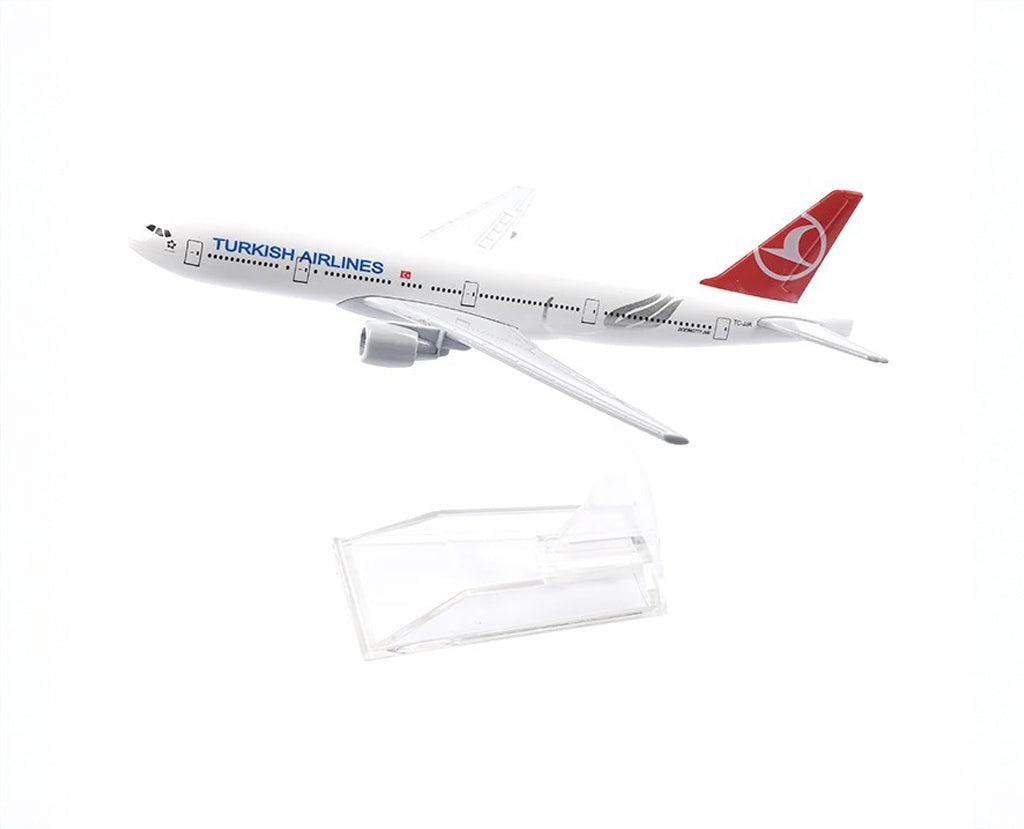 Turkish Airlines Boeing 777 - Scale 1:400 (16 cm / 6.3 in)