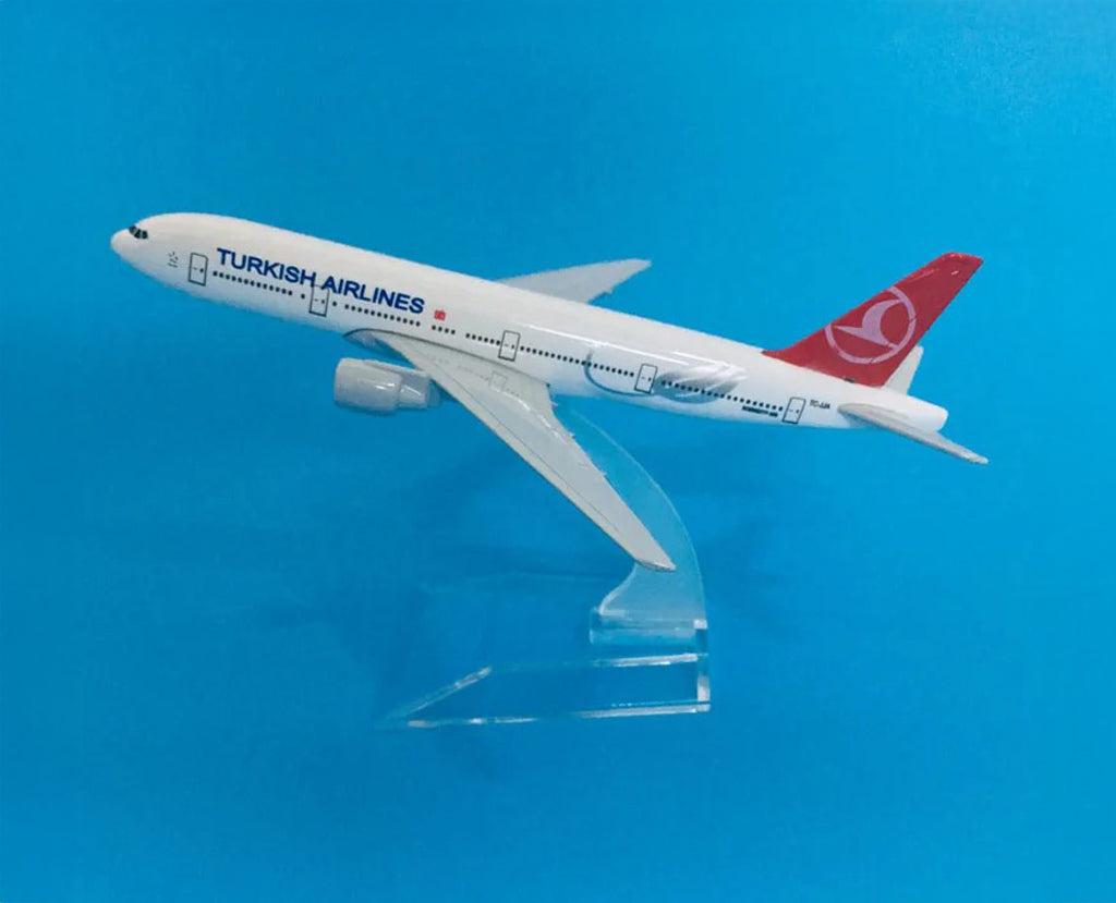 Turkish Airlines Boeing 777 - Scale 1:400 (16 cm / 6.3 in)