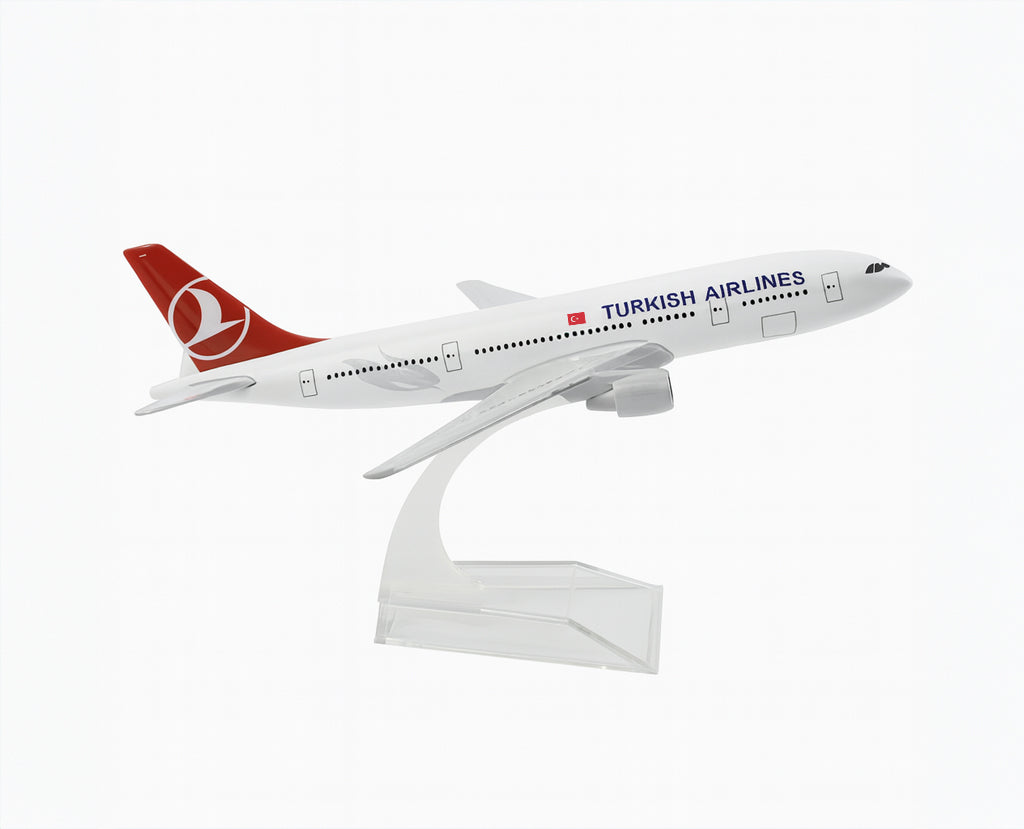 Turkish Airlines Boeing 777 - Scale 1:400 (16 cm / 6.3 in)