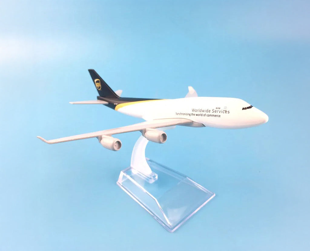 UPS Airlines Boeing 747 - Scale 1:400 (16 cm / 6.3 in)