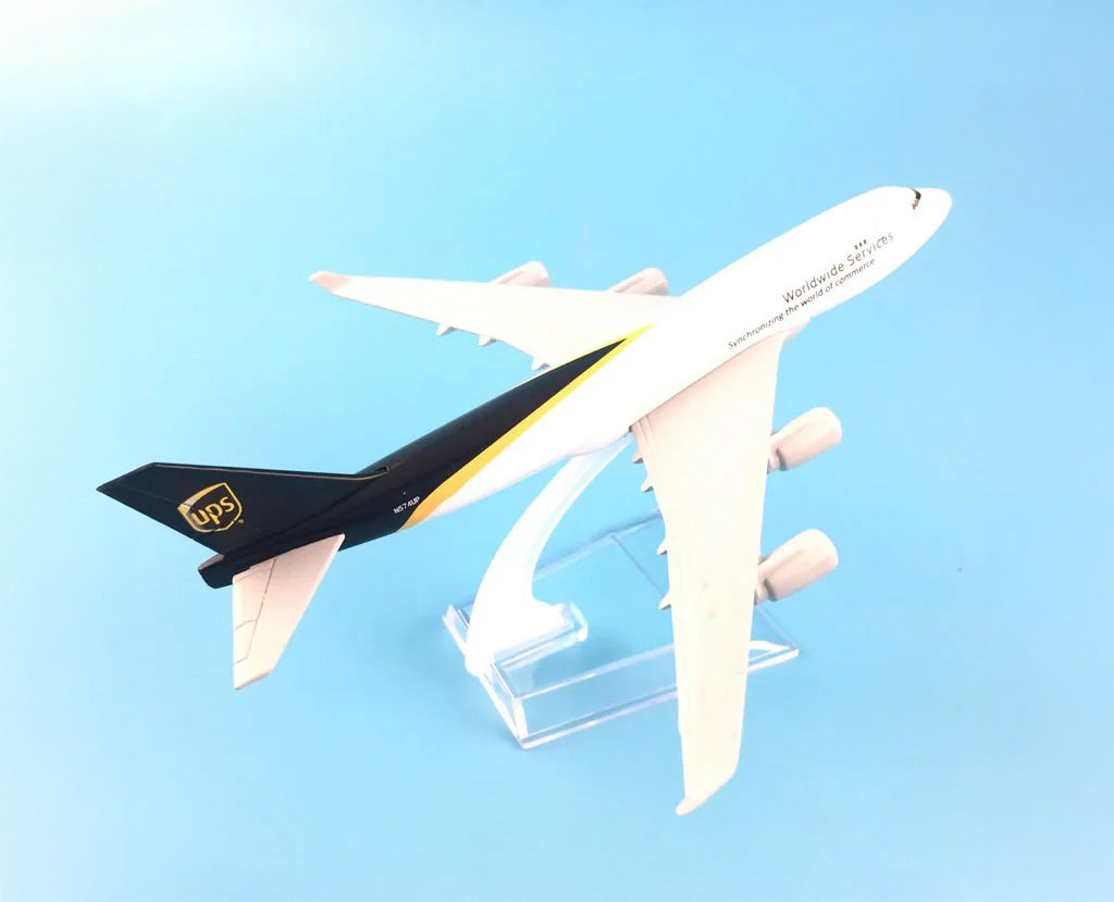 UPS Airlines Boeing 747 - Scale 1:400 (16 cm / 6.3 in)